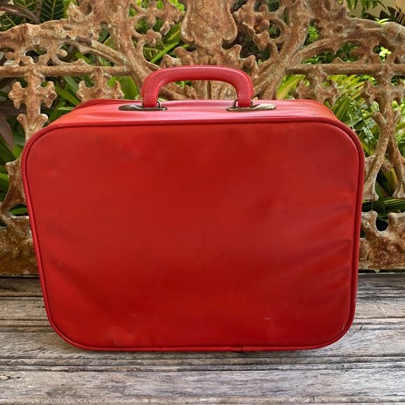 Vintage Kids Suitcase - Picture 2 of 16